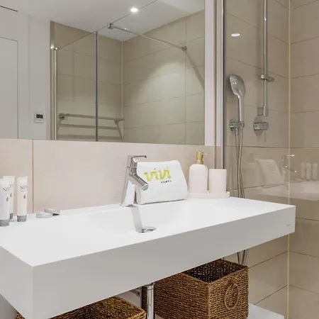 Flora شقة فوينخيرولا