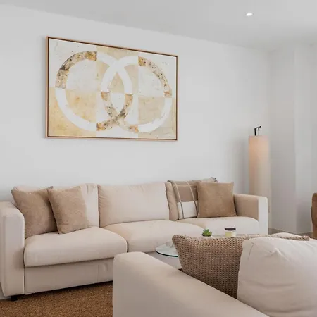 Flora Apartment